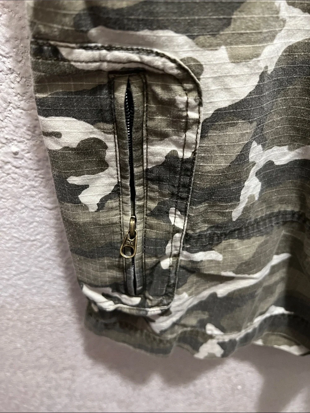The North Face Men's Camouflage Cargo Shorts — Olive & White